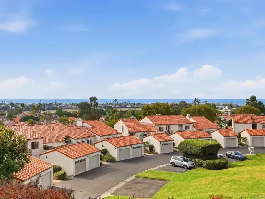 909 Caminito Madrigal #B, Carlsbad, CA 92011 - Image #3