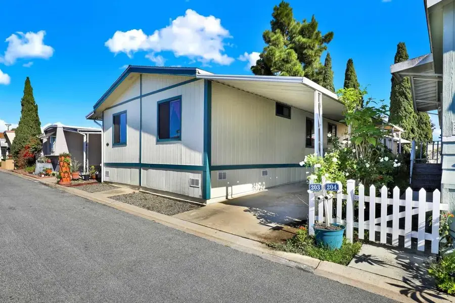 2750 Wheatstone #203, San Diego, CA 92111 - Image #3