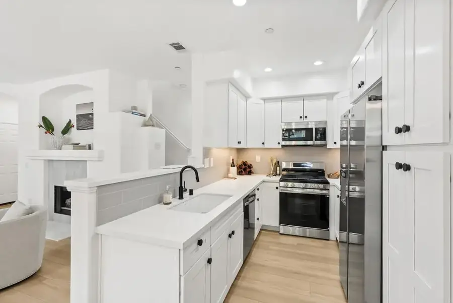 6417 Terraza Portico, Carlsbad, CA 92009 - Image #2