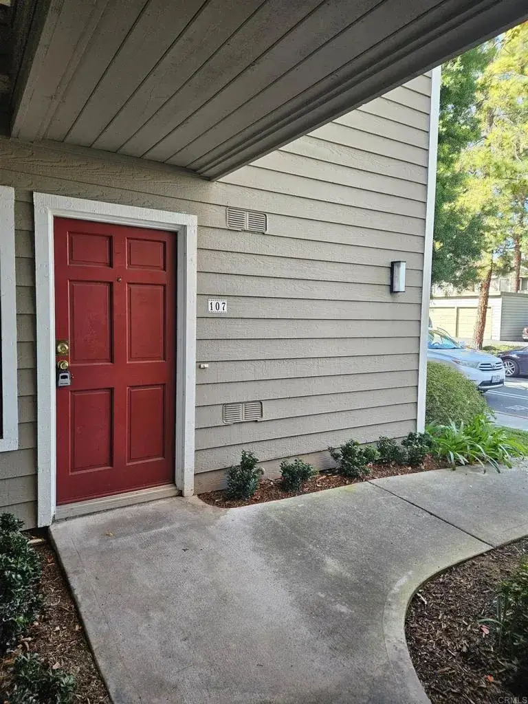 1087 Shadowridge Drive #107, Vista, CA 92081 - Image #3