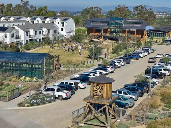 1601 San Remo Place #101, Encinitas, CA 92024