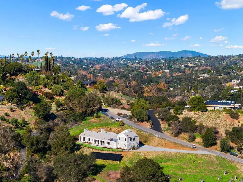 2747 Via Del Robles, Fallbrook, CA 92028 - Image #1