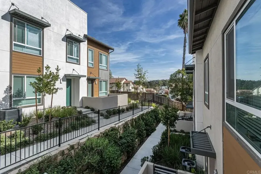 958 Foxwood Lane, Vista, CA 92081 - Image #2