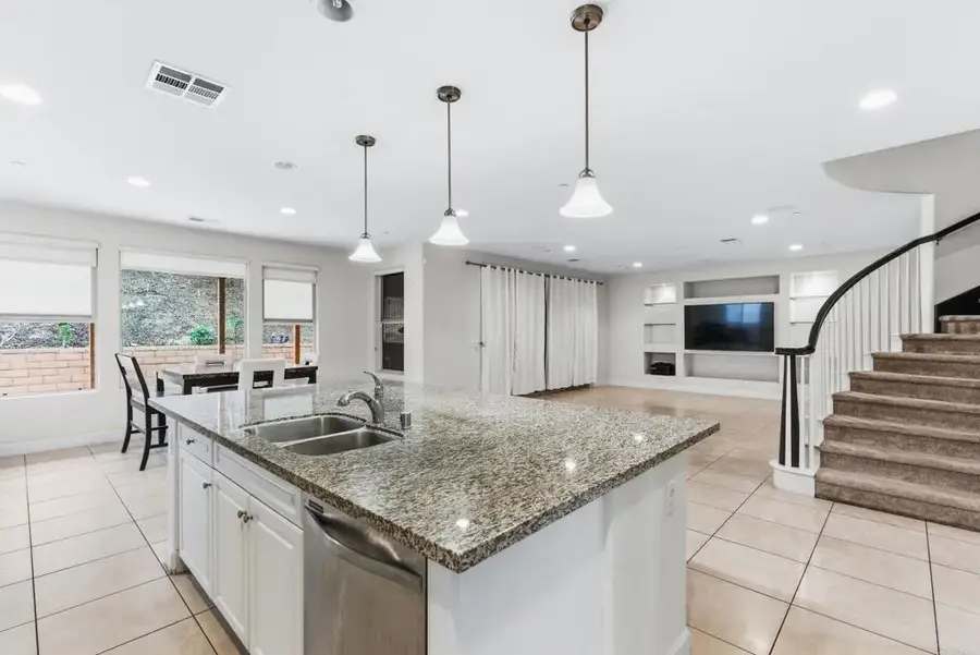 441 Adobe Estates Dr, Vista, CA 92083 - Image #3