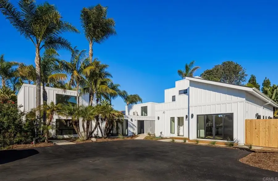 250 Hillcrest Drive, Encinitas, CA 92024 - Image #3