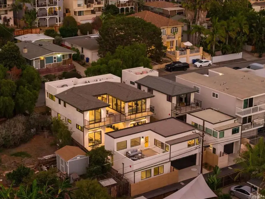 2052 Montgomery Avenue, Cardiff By The Sea, CA 92007 - Image #2