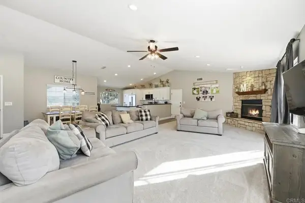 13638 W Oak Glen Road, Valley Center, CA 92082