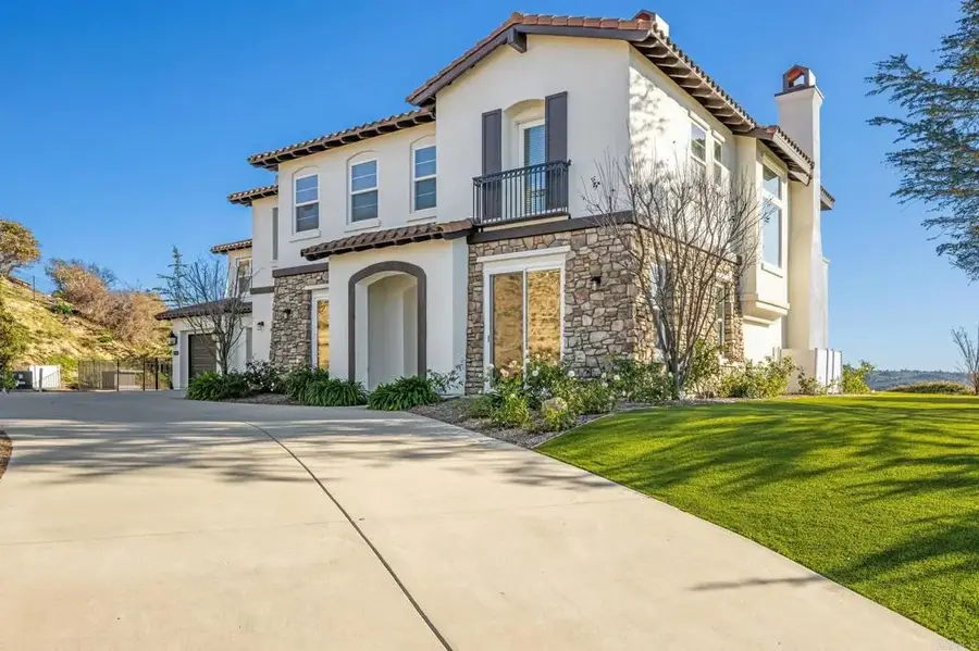 30809 Chateau Haut Briant, Bonsall, CA 92003 - Image #2