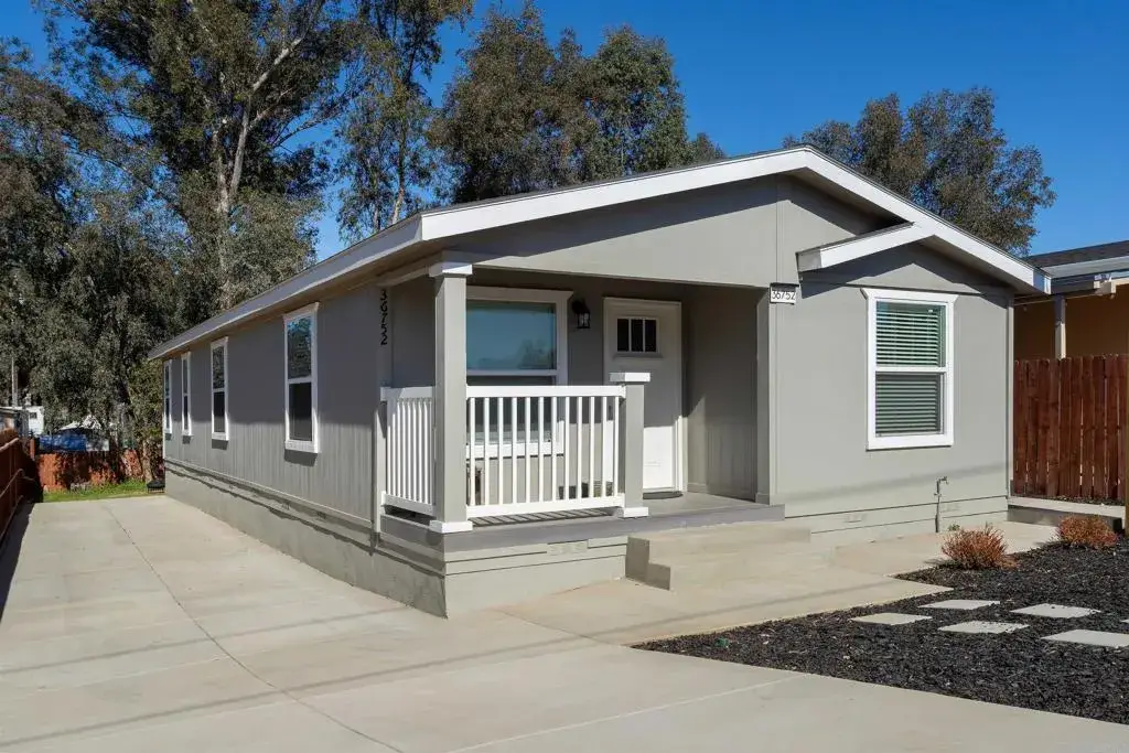 36752 Oleander Avenue, Lake Elsinore, CA 92532 - Image #1