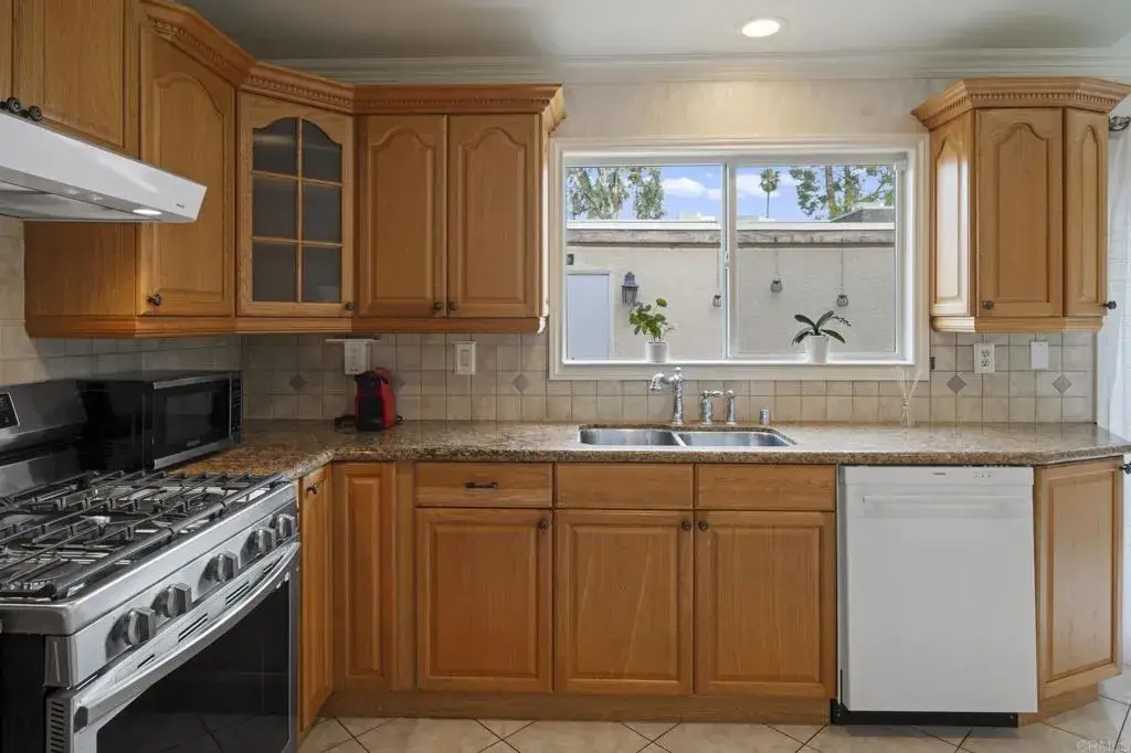 6521 Wystone Avenue #3, Reseda, CA 91335 - Image #1