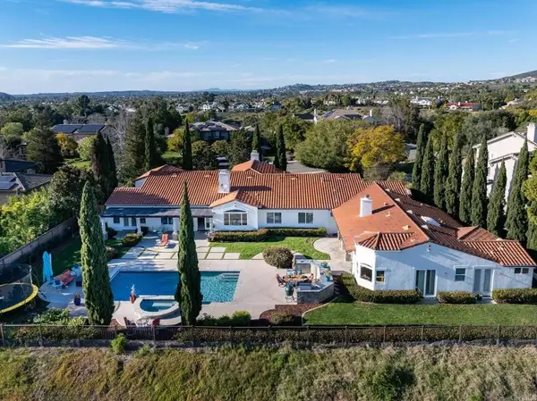 7992 Paseo Esmerado, Carlsbad, CA 92009