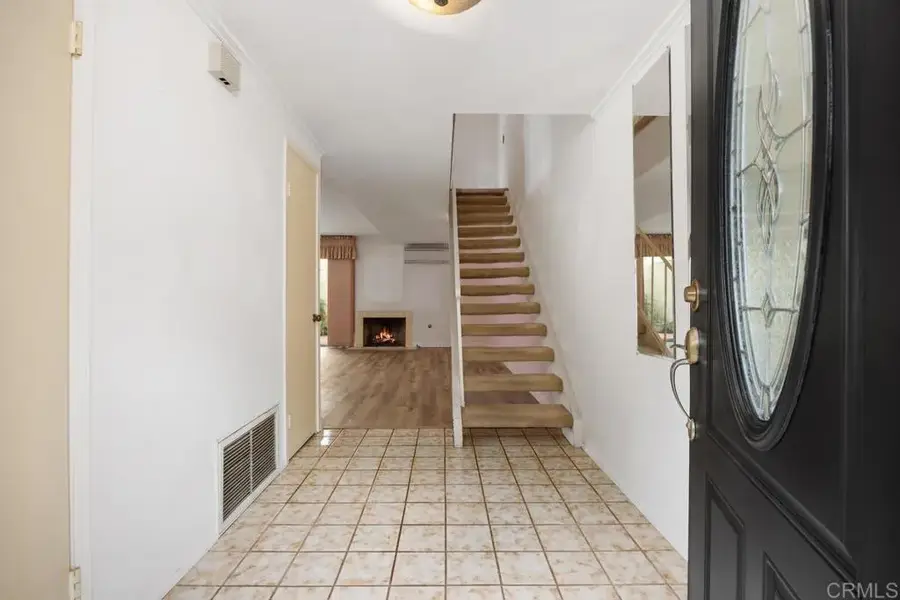 614 Bel Air Dr West, Vista, CA 92084 - #3