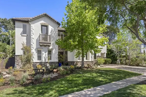 835 Lynwood Drive, Encinitas, CA 92024