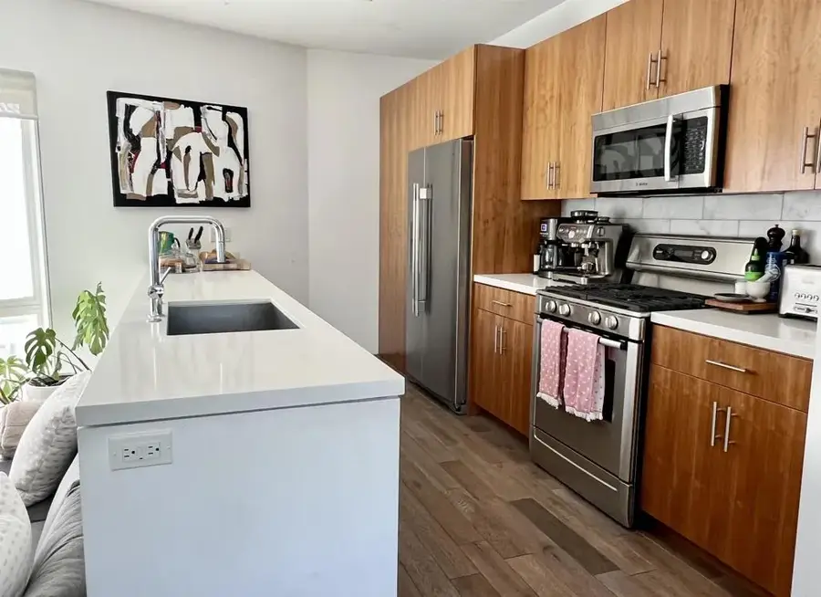 2851 N Buzz Ct, Los Angeles, CA 90039 - #3