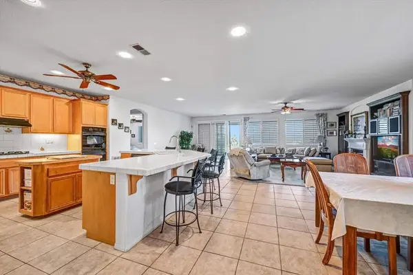 1898 Almagro Lane, Escondido, CA 92026