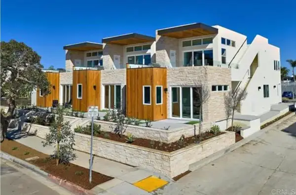 3903 Haines, San Diego, CA 92109