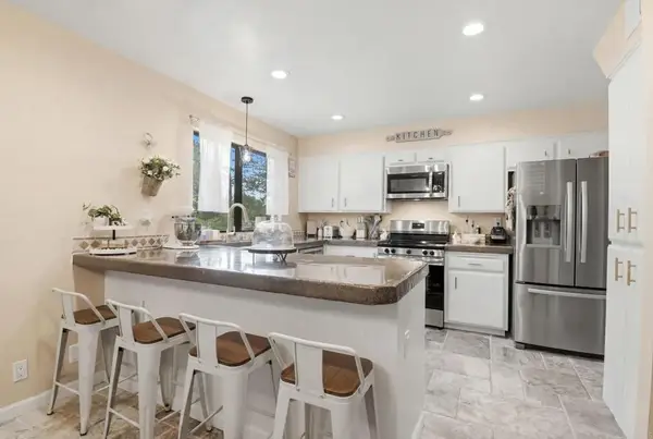 1988 Arnold Way, Alpine, CA 91901