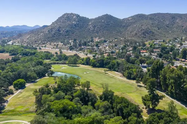 15615 Vista Vicente Drive #11, Ramona, CA 92065