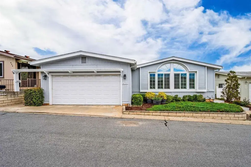635 Via Santa Cruz, Vista, CA 92081 - #1