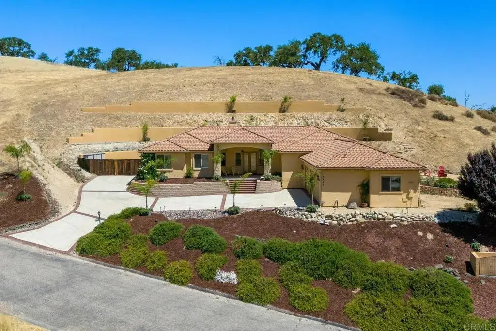 9805 Steelhead Rd, Paso Robles, CA 93446 - #1