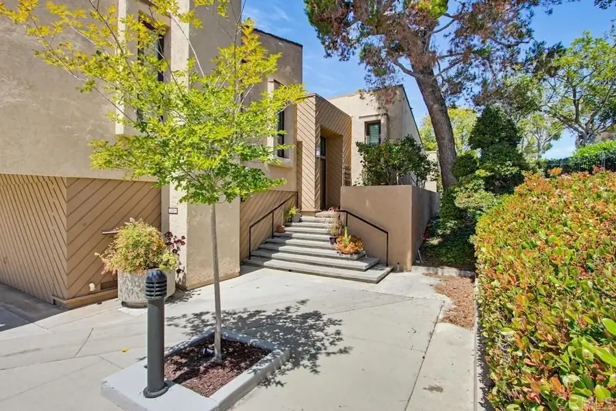 2201 Plaza De Las Flores, Carlsbad, CA 92009 - #2