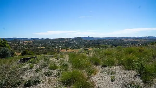 4 Rim Of The Valley, Valley Center, CA 92082