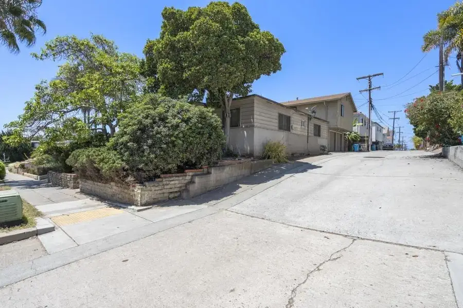 4818 Lamont Street, San Diego, CA 92109 - #3