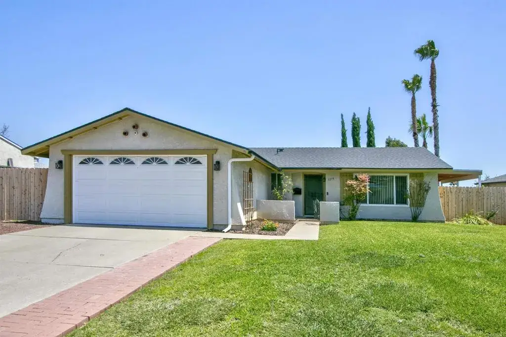 1279 Siggson Ave, Escondido, CA 92027 - #1