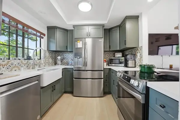 2815 New Castle Way, Carlsbad, CA 92010