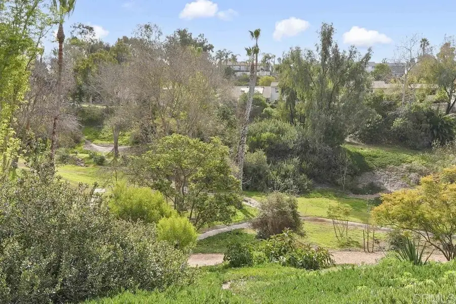 960 Woodlake Dr, Cardiff By The Sea, CA 92007 - #2