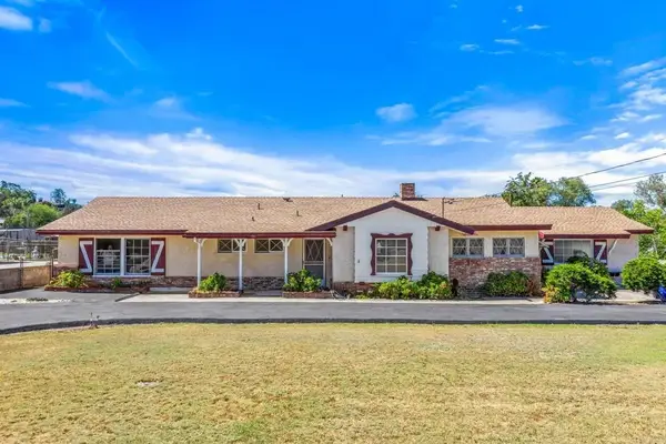 2721 Surrey Lane, Escondido, CA 92029