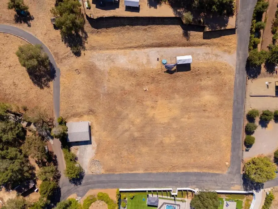 2260 Buena Creek, Vista, CA 92084 - #2
