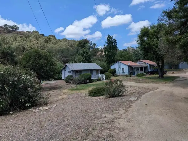 3013-3017 S Mission Road, Fallbrook, CA 92028