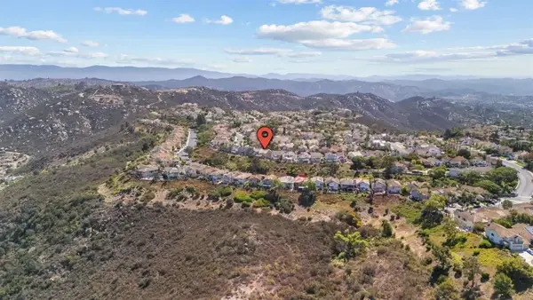 2462 Bear Rock Gln, Escondido, CA 92026