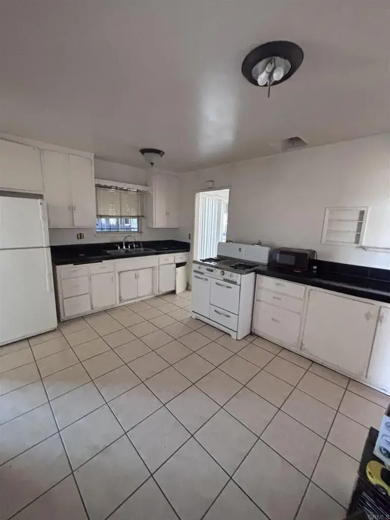 182 Coolwater Drive, San Diego, CA 92114 - #2