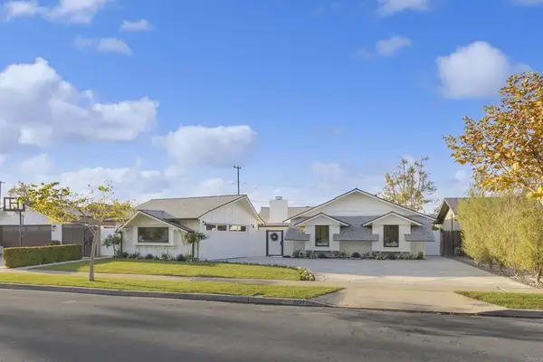 3221 Kempton Drive, Los Alamitos, CA 90720