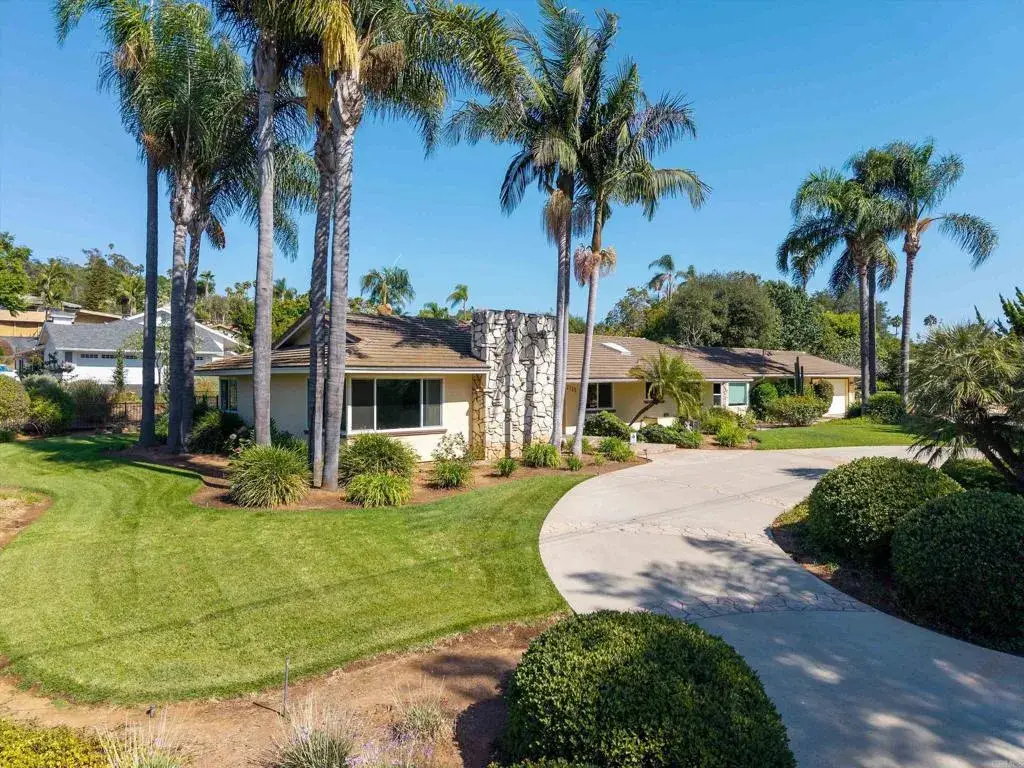 2125 Walnut Lane, Vista, CA 92084 - #1