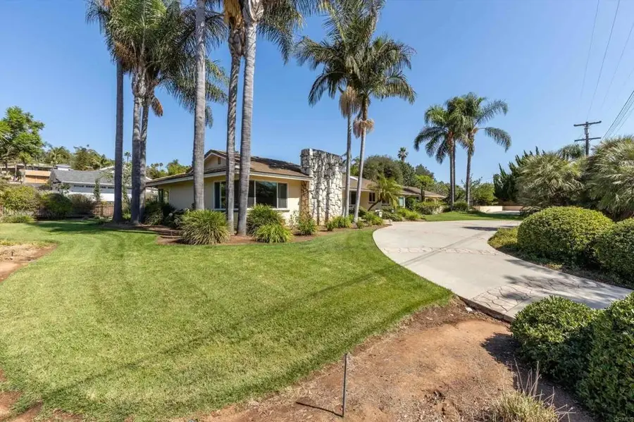 2125 Walnut Lane, Vista, CA 92084 - #2