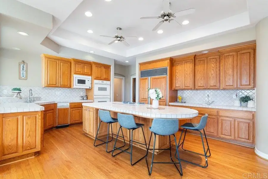 4327 Hollyhill Road, Vista, CA 92084 - #3