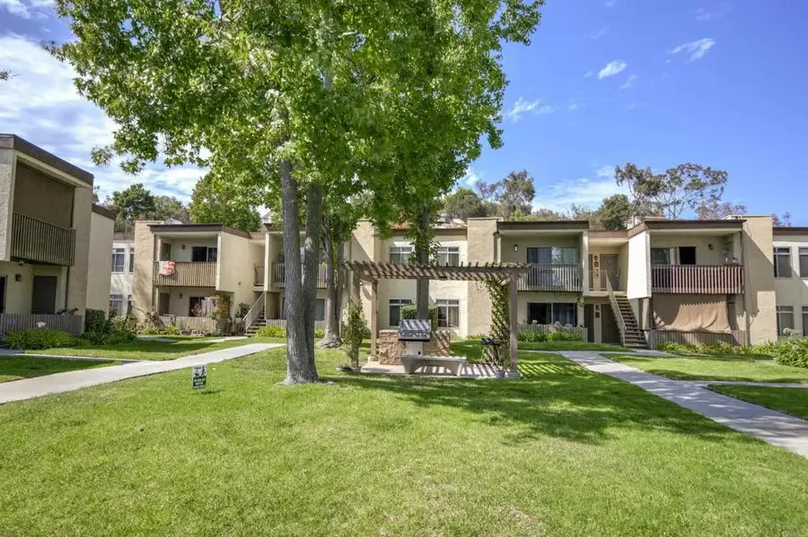 432 Edgehill Ln #32, Oceanside, CA 92054 - #3