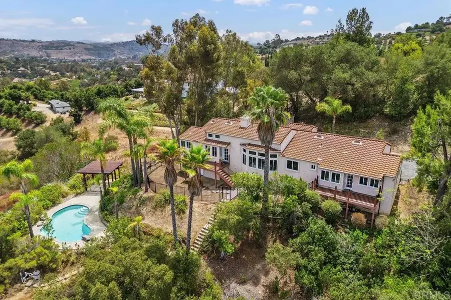 2718 Via Del Robles, Fallbrook, CA 92028 - #2