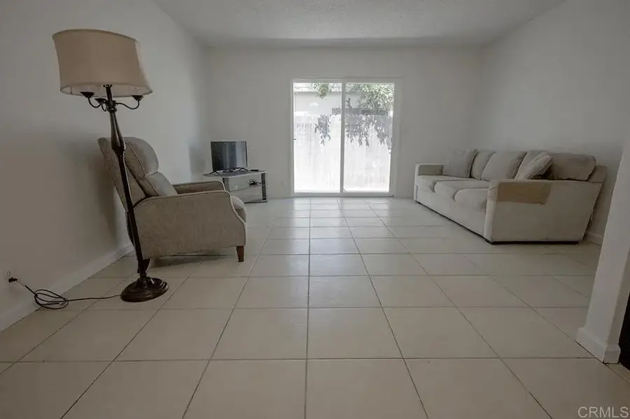 355 Calle Mariposa, Oceanside, CA 92057 - #3