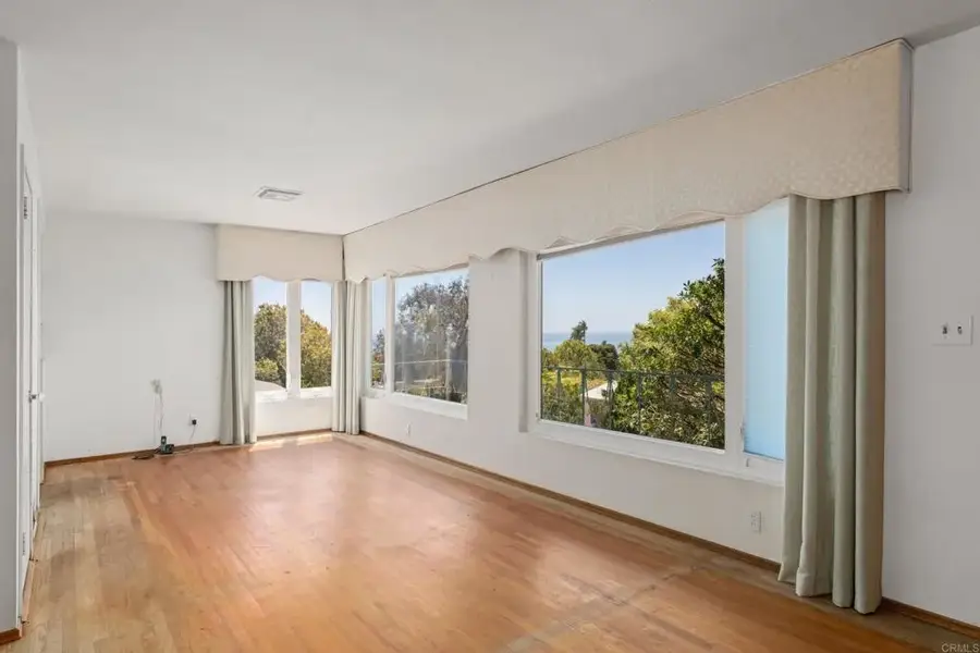 5825 Folsom Dr, La Jolla, CA 92037 - #2