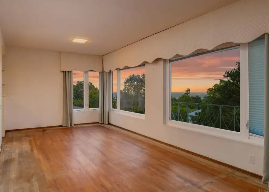5825 Folsom Dr, La Jolla, CA 92037 - #3