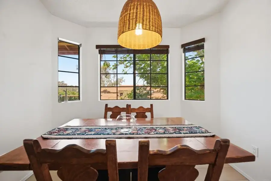 2815 New Castle Way, Carlsbad, CA 92010 - #2