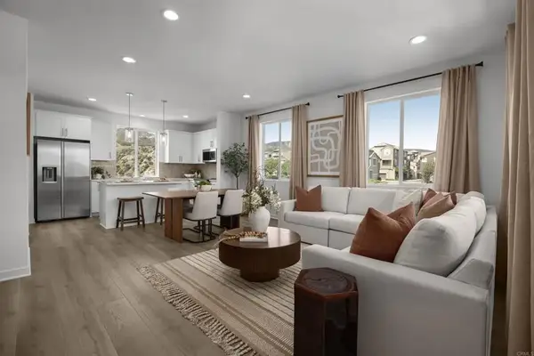 7504 Expedition Way, Santee, CA 92071