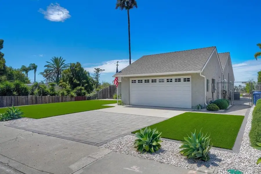 832 Grapevine Road, Vista, CA 92083 - #2