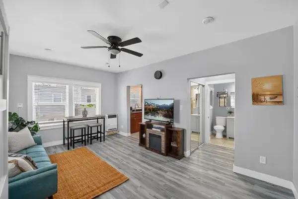 323 W 4th Street #211, Long Beach, CA 90802