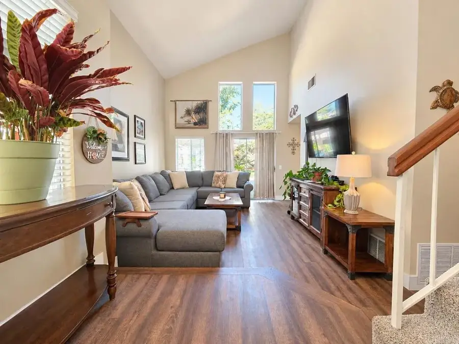1724 Avenida De Suenos, Oceanside, CA 92056 - #3