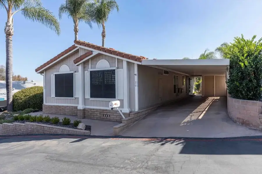 1333 Olive Ave #20, Vista, CA 92083 - #2